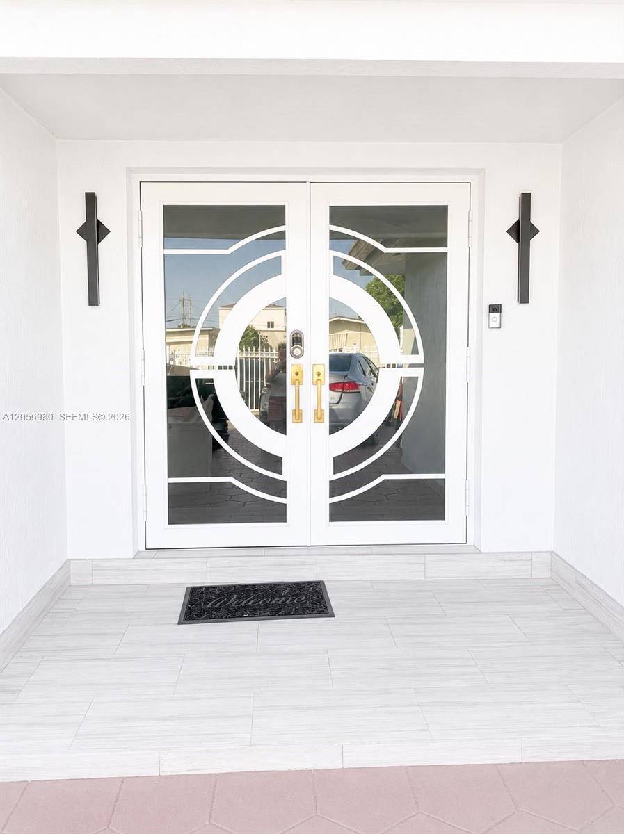 240 Tamiami Canal RdMiami - picture