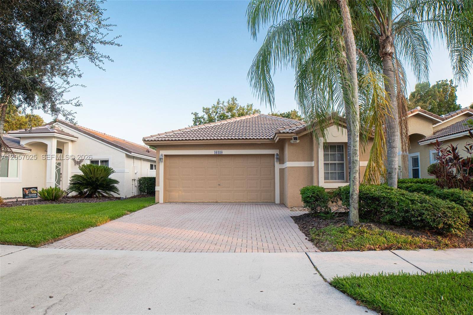 16410 Sapphire BndWeston - picture