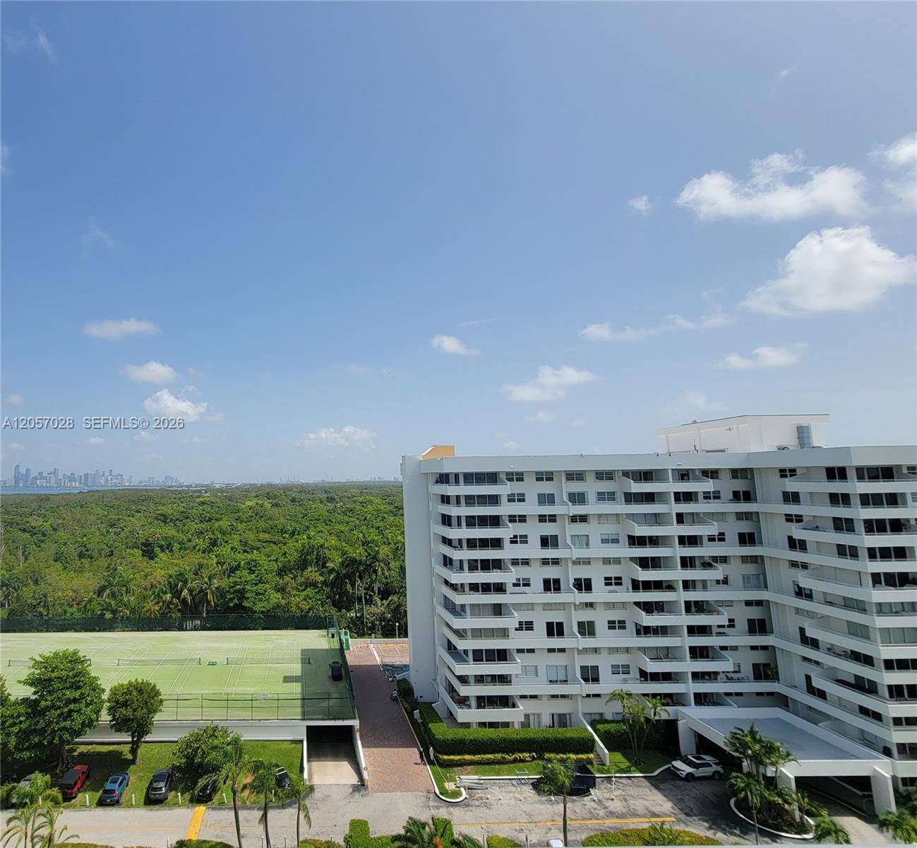 199 Ocean Lane DrKey Biscayne - COMMODORE CLUB SOUTH CONDO condo unit 1206 - picture