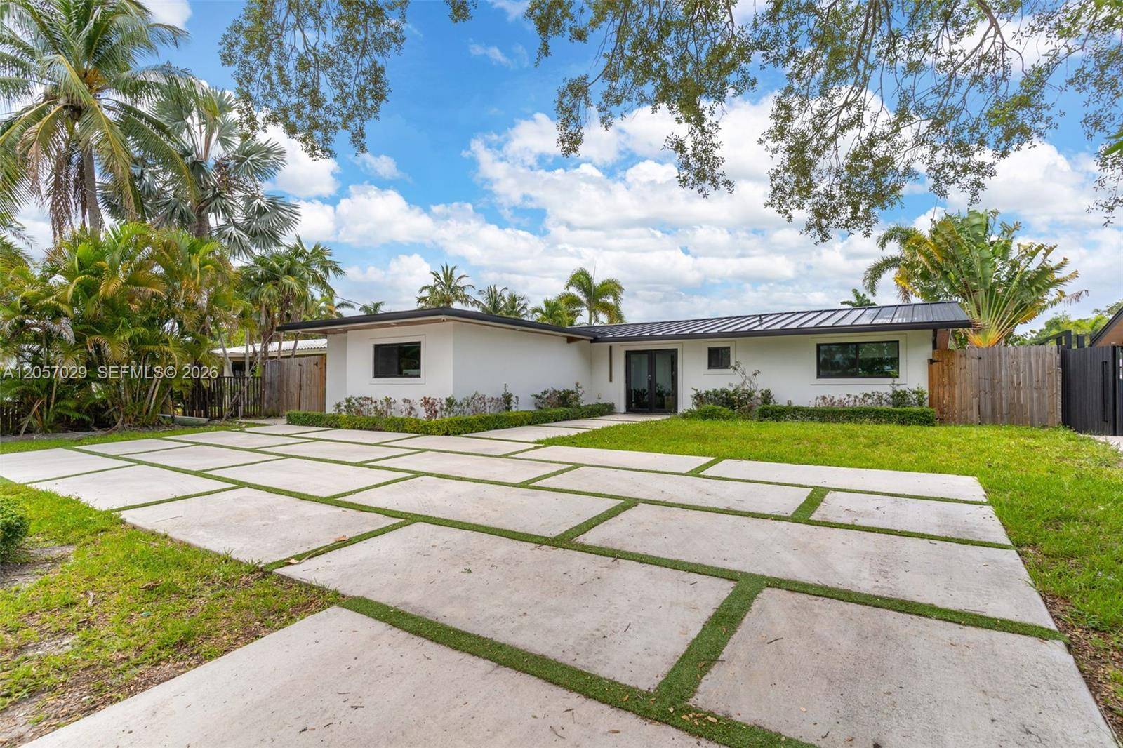 1713 SW 5th StFort Lauderdale - picture