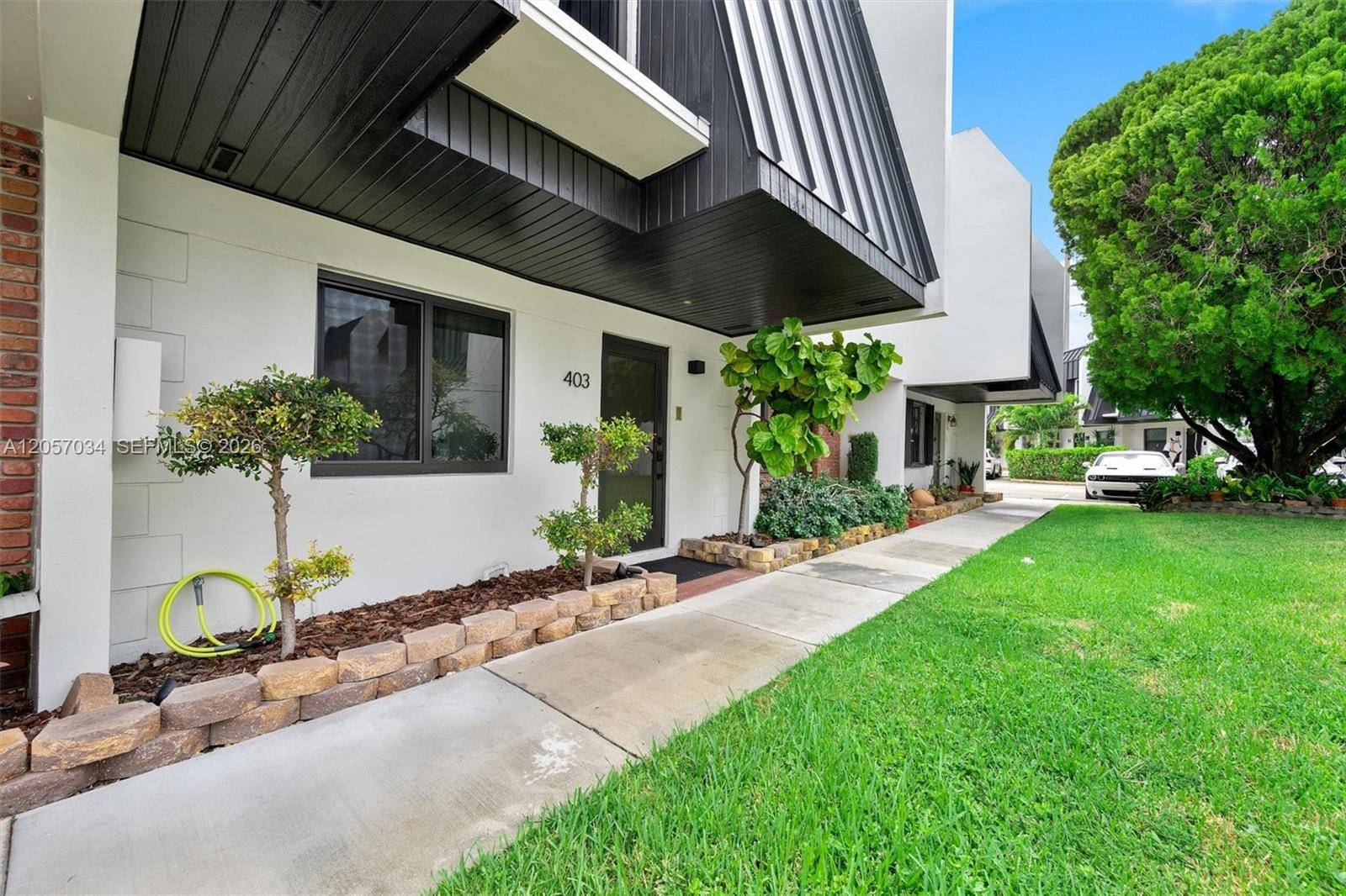 5555 Ludlam RdSouth Miami - MILLER SIXTY-SEVEN TOWNHO condo unit 41 - picture