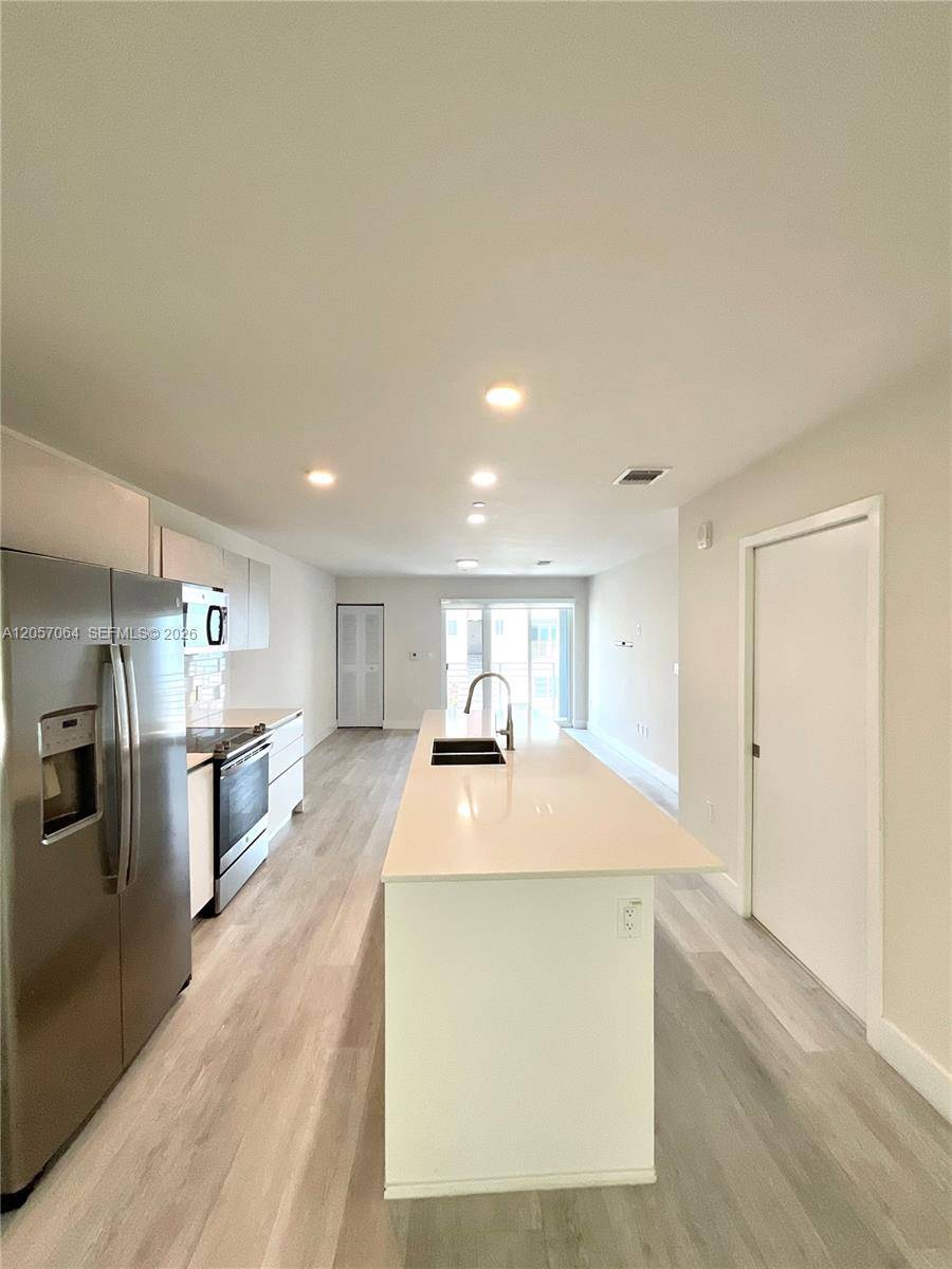 2555 NE 193rd StMiami - RIVERWOOD condo unit 2206 - picture