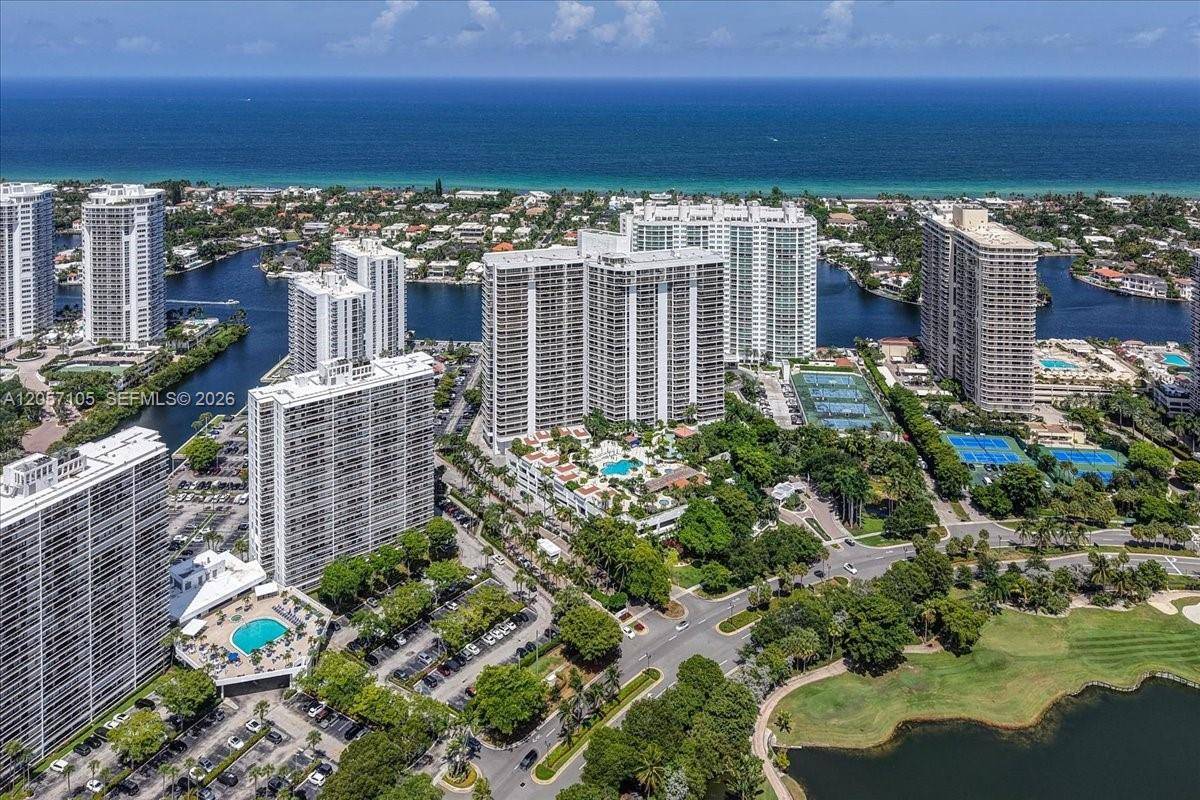 20515 E Country Club DrAventura - WATERVIEW CONDO condo unit 2048 - picture