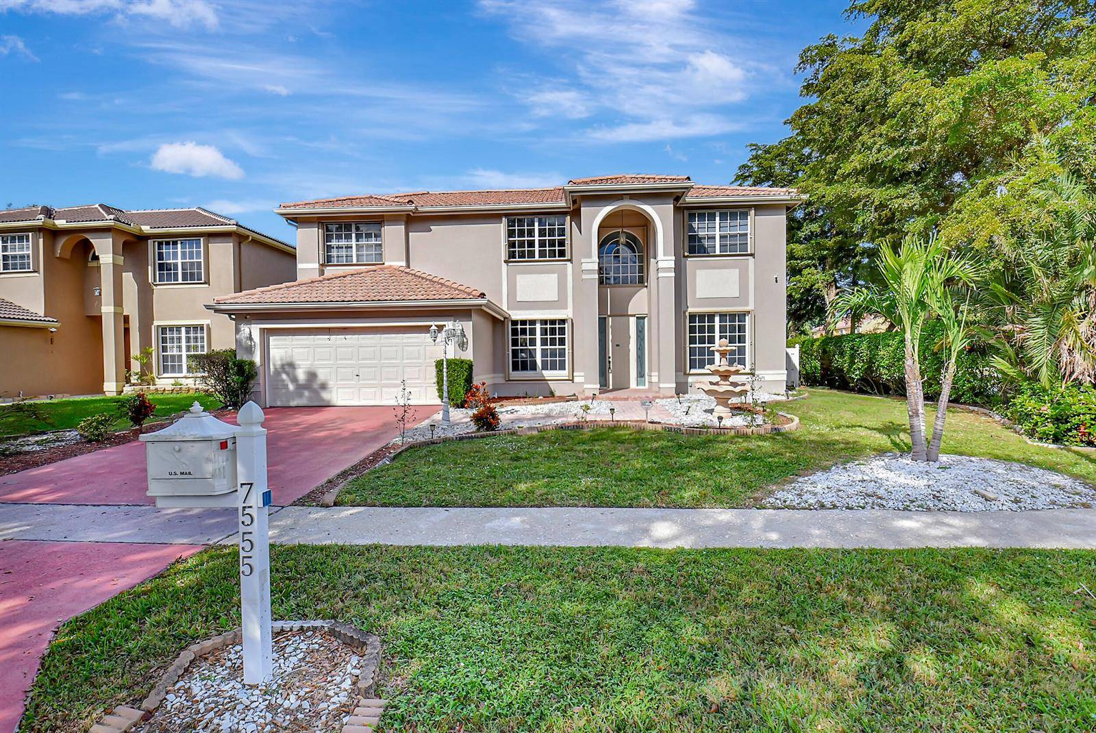 7555 CEDAR HURST - picture