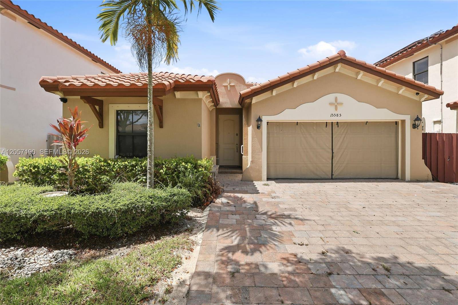 15585 SW 176th TerMiami - picture