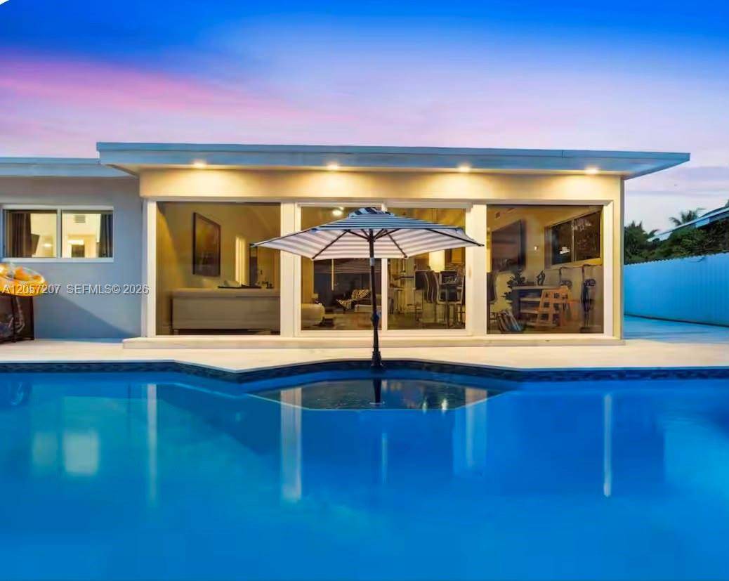 561 NE 172nd StNorth Miami Beach - picture