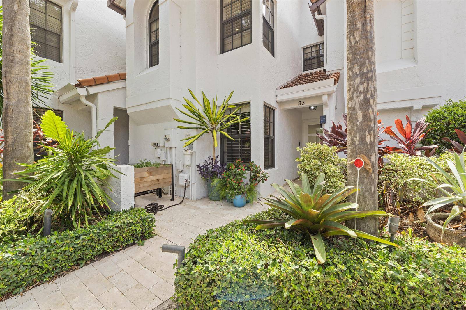 2359 Treasure IslePalm Beach Gardens - MARINERS COVE 1 condo unit 33 - picture