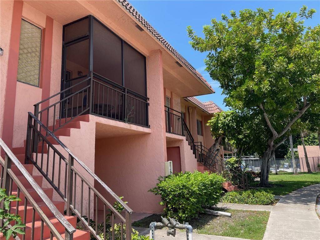 235 LAKEVIEWWeston - RACQUET CLUB APARTMENTS AT,BONAVENTURE condo unit 102 - picture