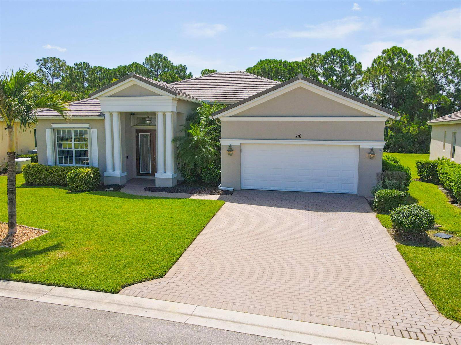 716 SW Myakka RiverPort St. Lucie - picture