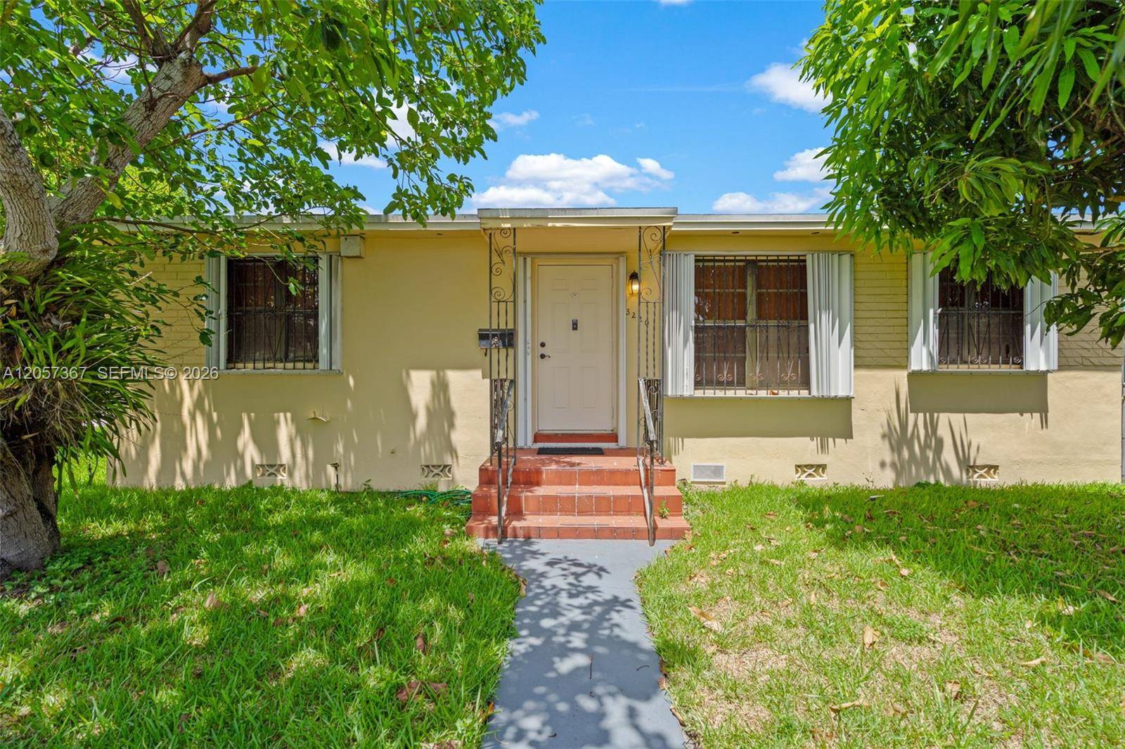 3220 E 8th AveHialeah - picture