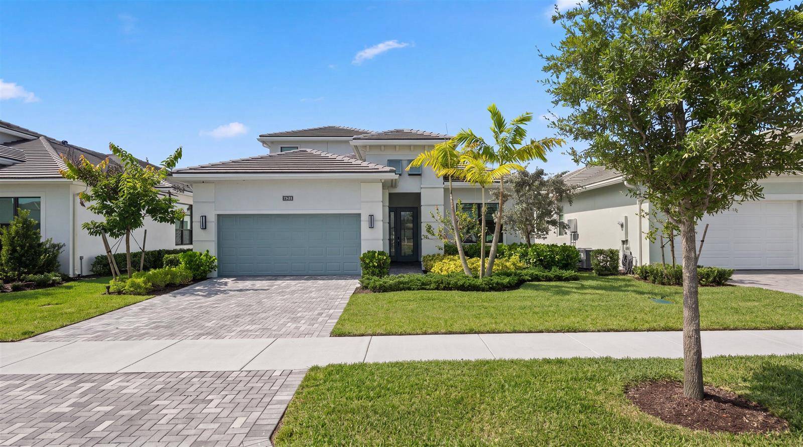 15664 MerrittWestlake - picture