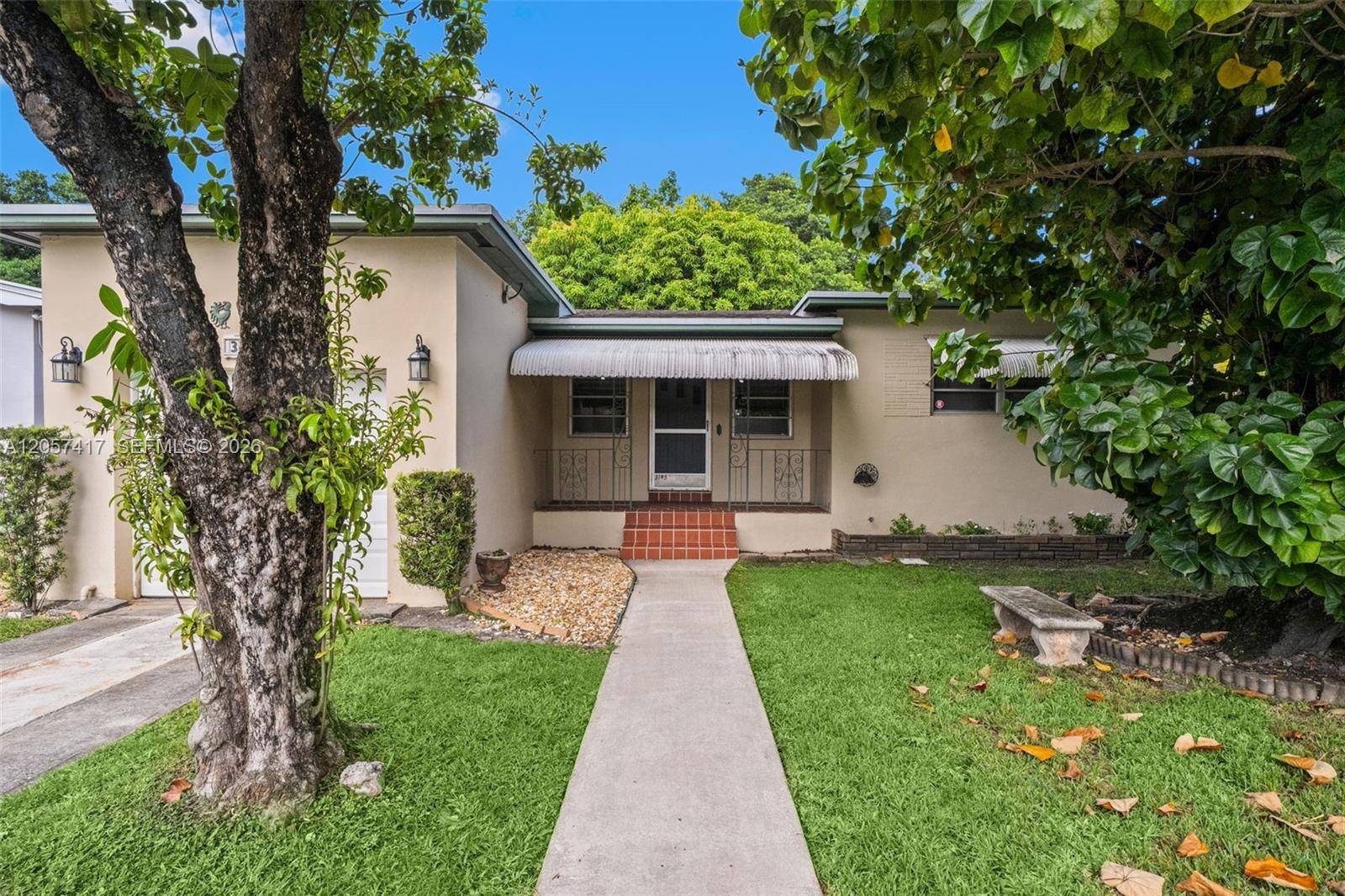 3745 SW 62nd CtMiami - picture