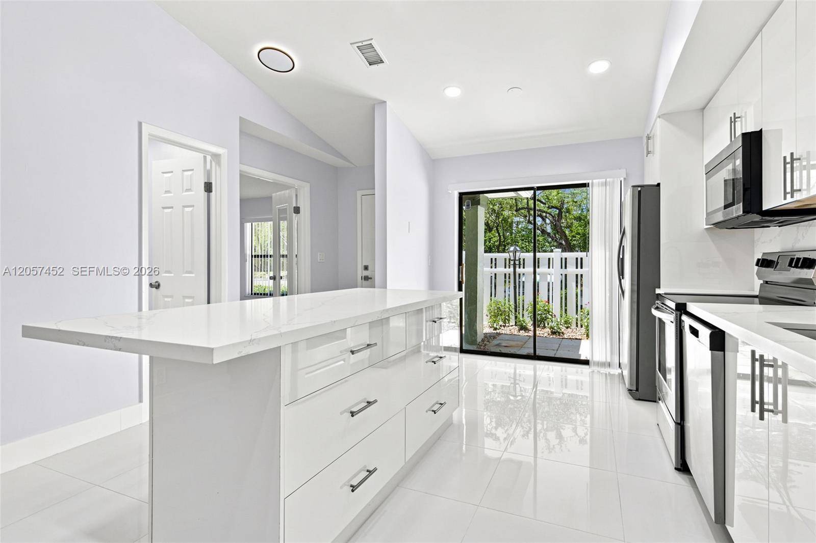 3895 N Carambola Cir NCoconut Creek - KARANDA VILLAGE 4- B condo unit 29128 - picture