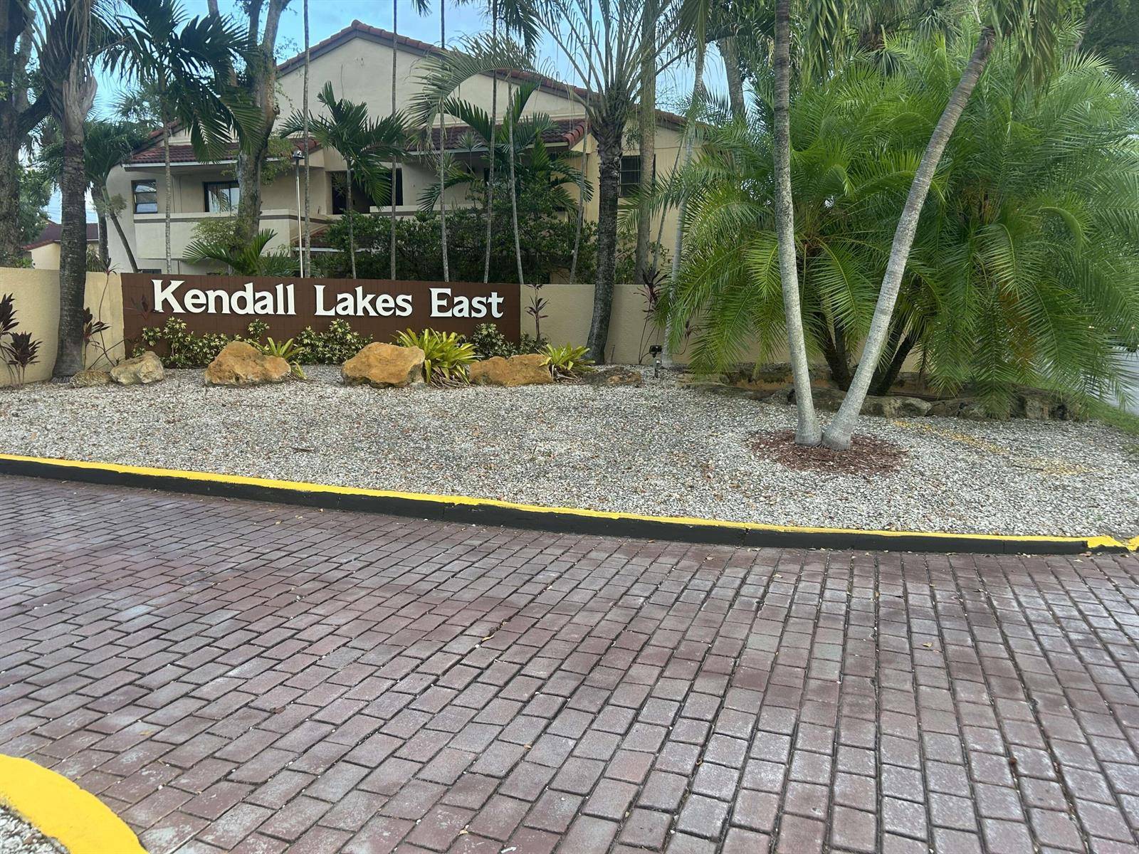 6206 SW 136THMiami - KENDALL LKS EAST PATIO CON condo unit A102 - picture