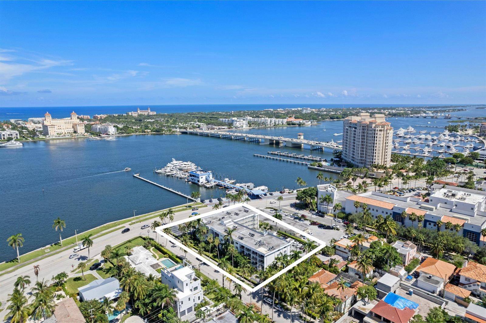 917 N FLAGLERWest Palm Beach - YACHT CLUB TOWERS CONDO condo unit 108 - picture