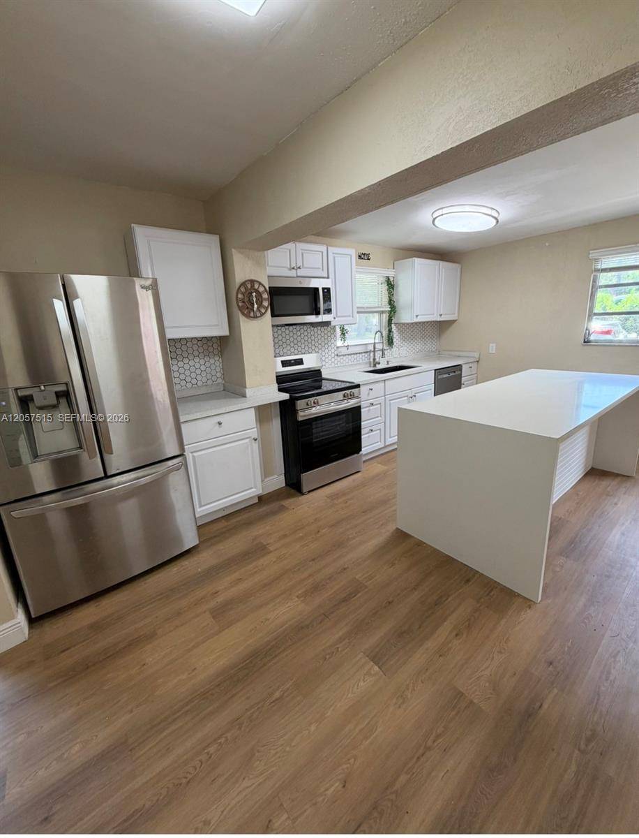 734 SW 8th StDania Beach - picture