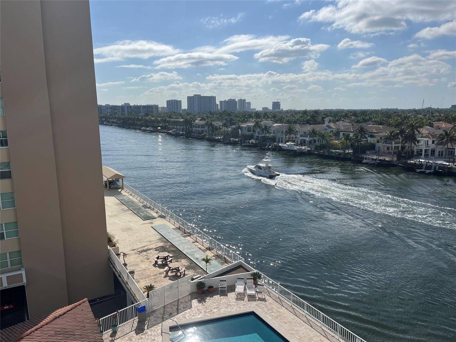 1400 S OCEANHollywood - TRAFALGAR TOWERS CONDOMINI condo unit 707 - picture