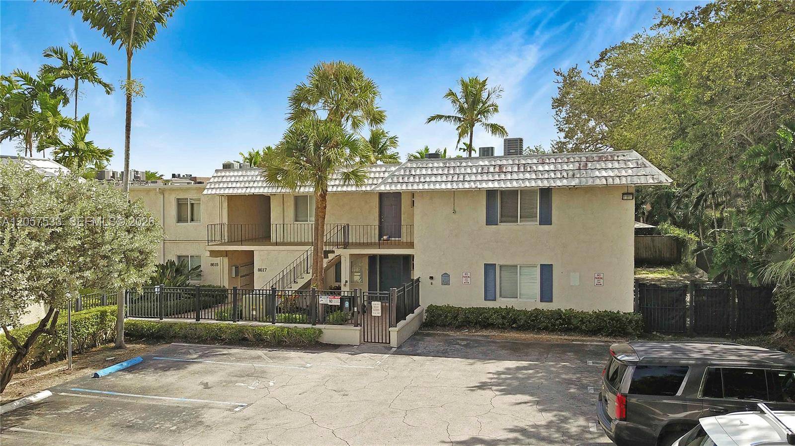 8617 SW 68th CtPinecrest - MONTEREY GARDENS OF PINEC condo unit 24 - picture