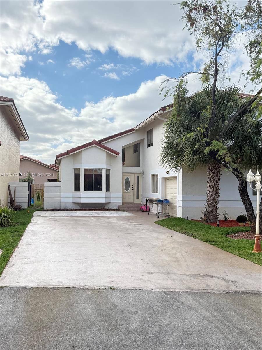 18318 NW 61st CtHialeah - picture
