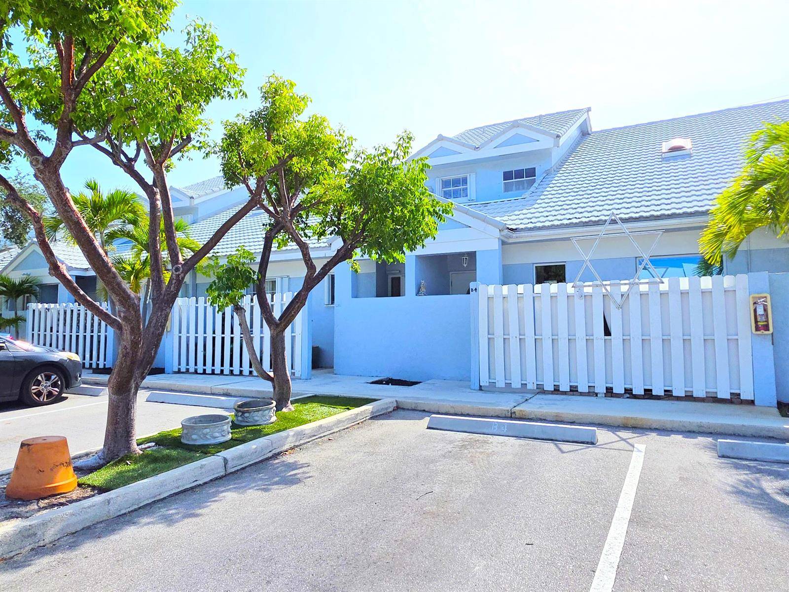 320 SE 2NDDeerfield Beach - PRINCETON PLACE TOWNHOMES condo unit B4 - picture