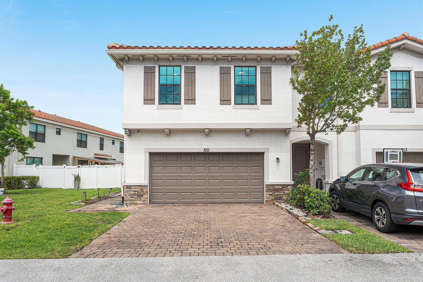 1011 WILLOWRiviera Beach - picture