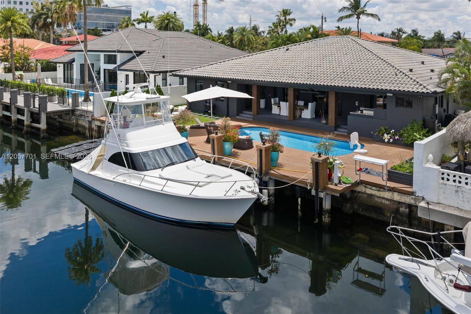 16431 NE 34th AveNorth Miami Beach - picture