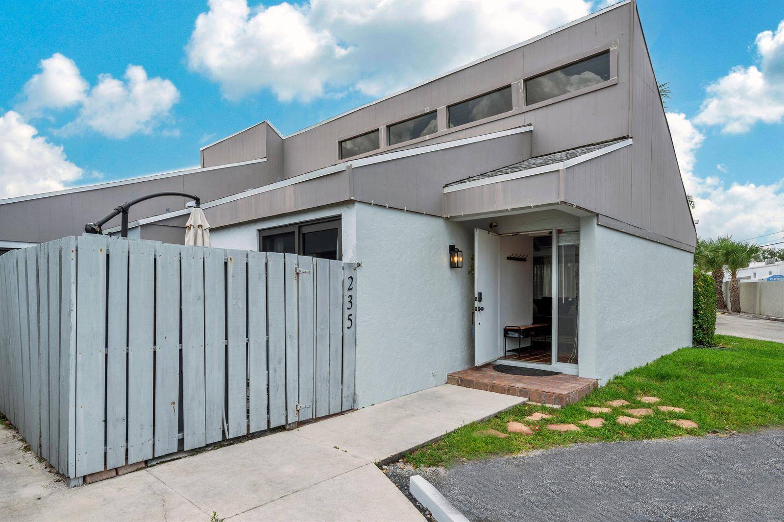 235 NW 15THBoca Raton - picture