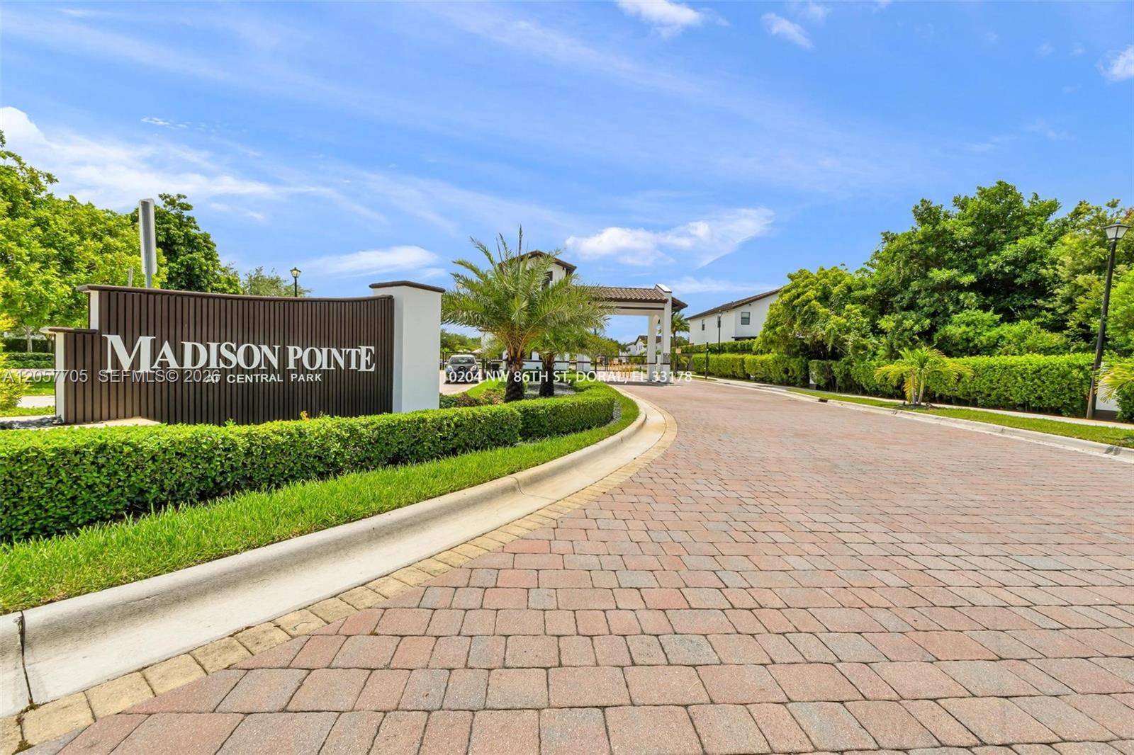 10204 NW 86th StDoral - picture