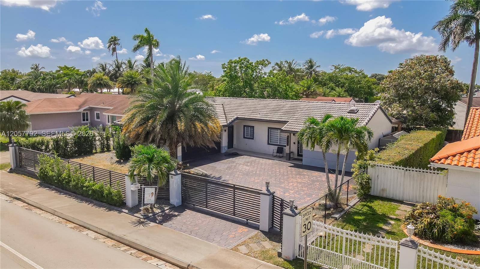 6320 NW 199th StHialeah - picture