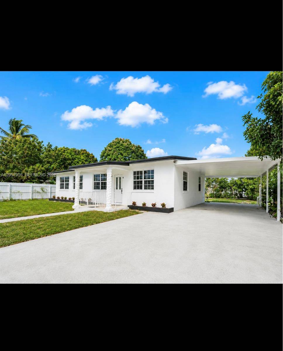 18045 NW 2nd PlMiami Gardens - picture