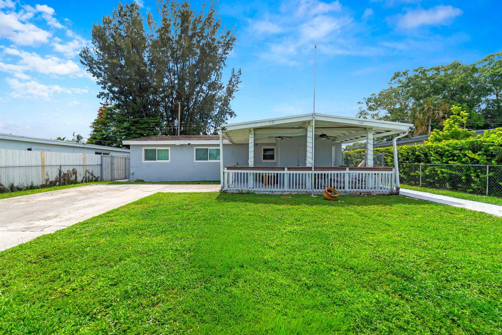 735 HibiscusRoyal Palm Beach - picture