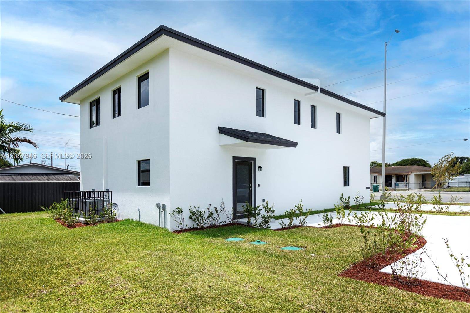 310 NW 6 StHomestead - picture
