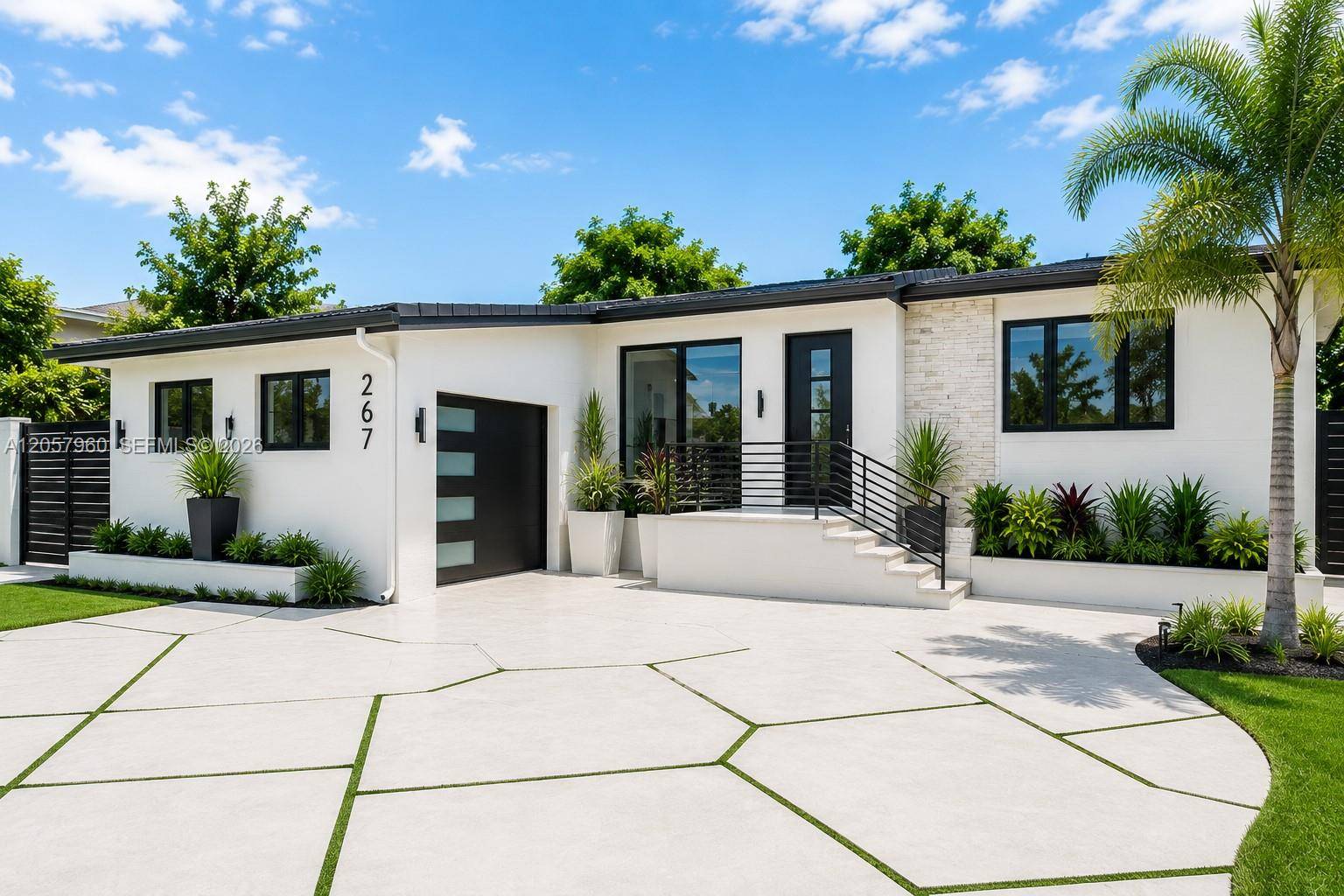 267 E 56th StHialeah - picture