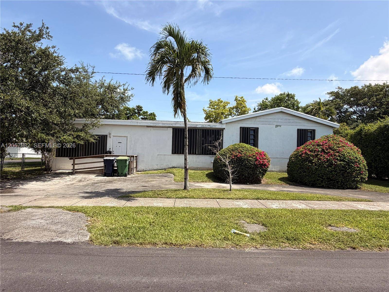 8371 SW 27th TerMiami - picture