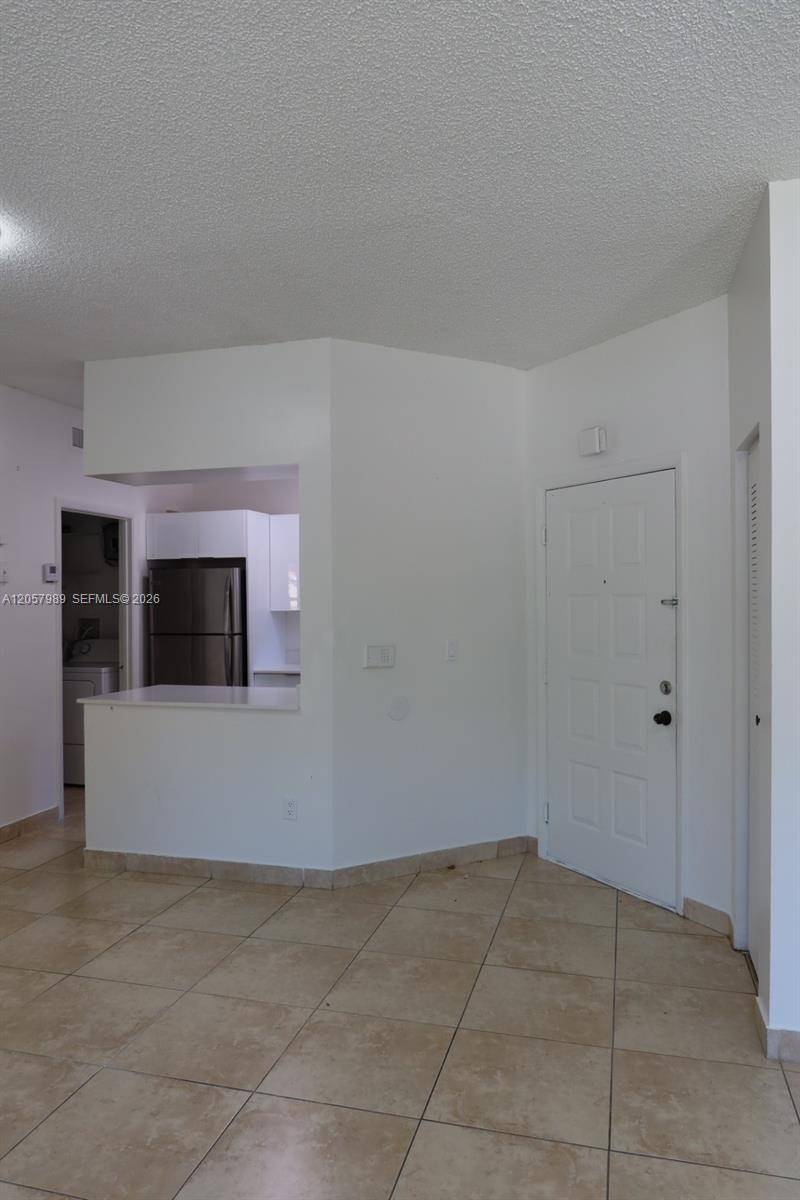 18340 NW 68th AveHialeah - LA HACIENDA COUNTRY CLUB condo unit A - picture