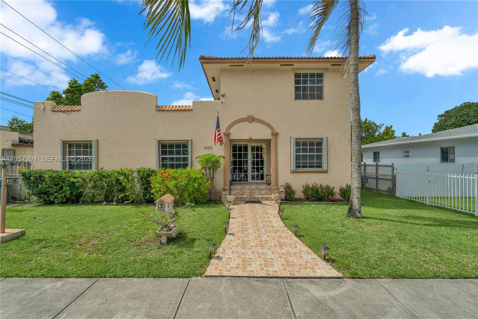 2204 SW 11th TerMiami - picture