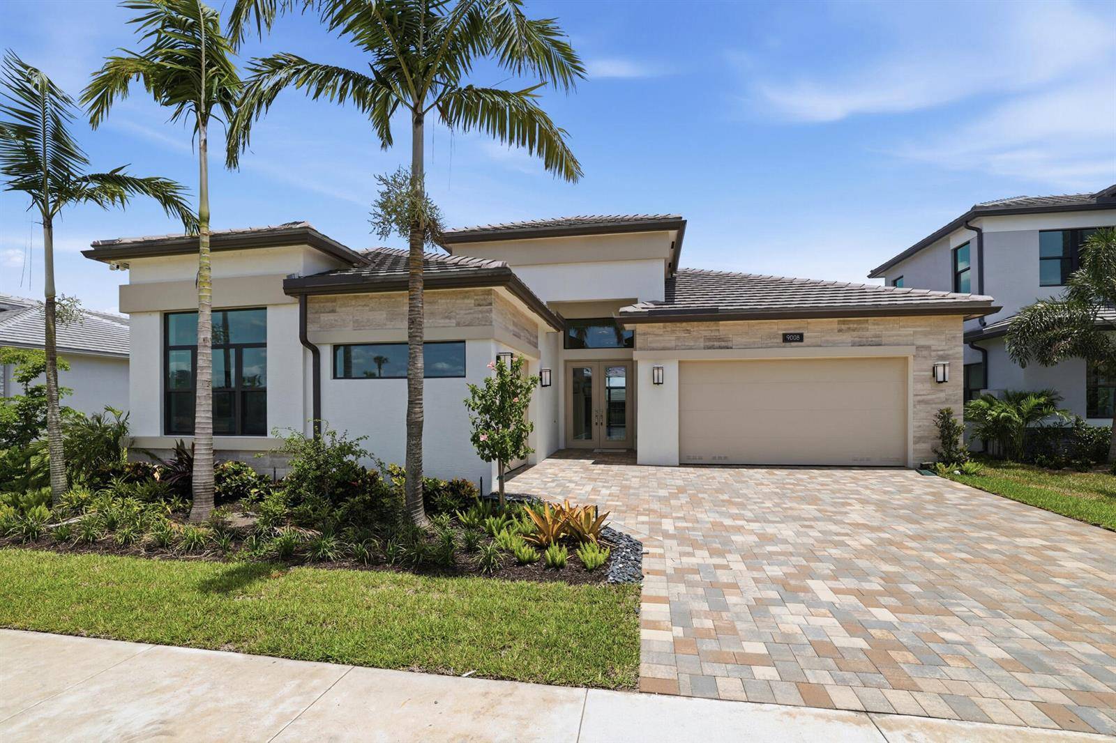 9008 CORSICAN FINCHBoynton Beach - picture