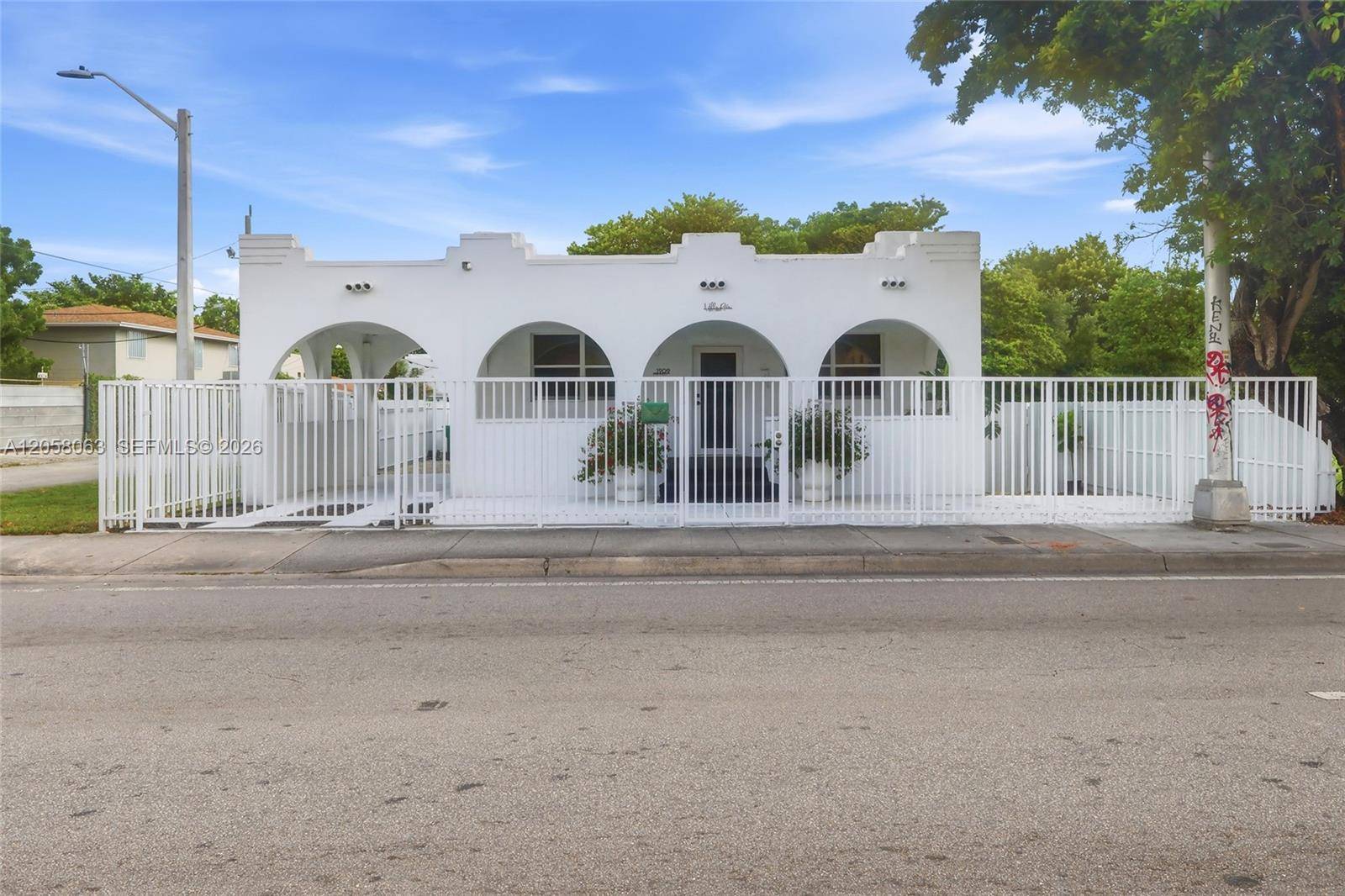1909 NW 62nd StMiami - picture
