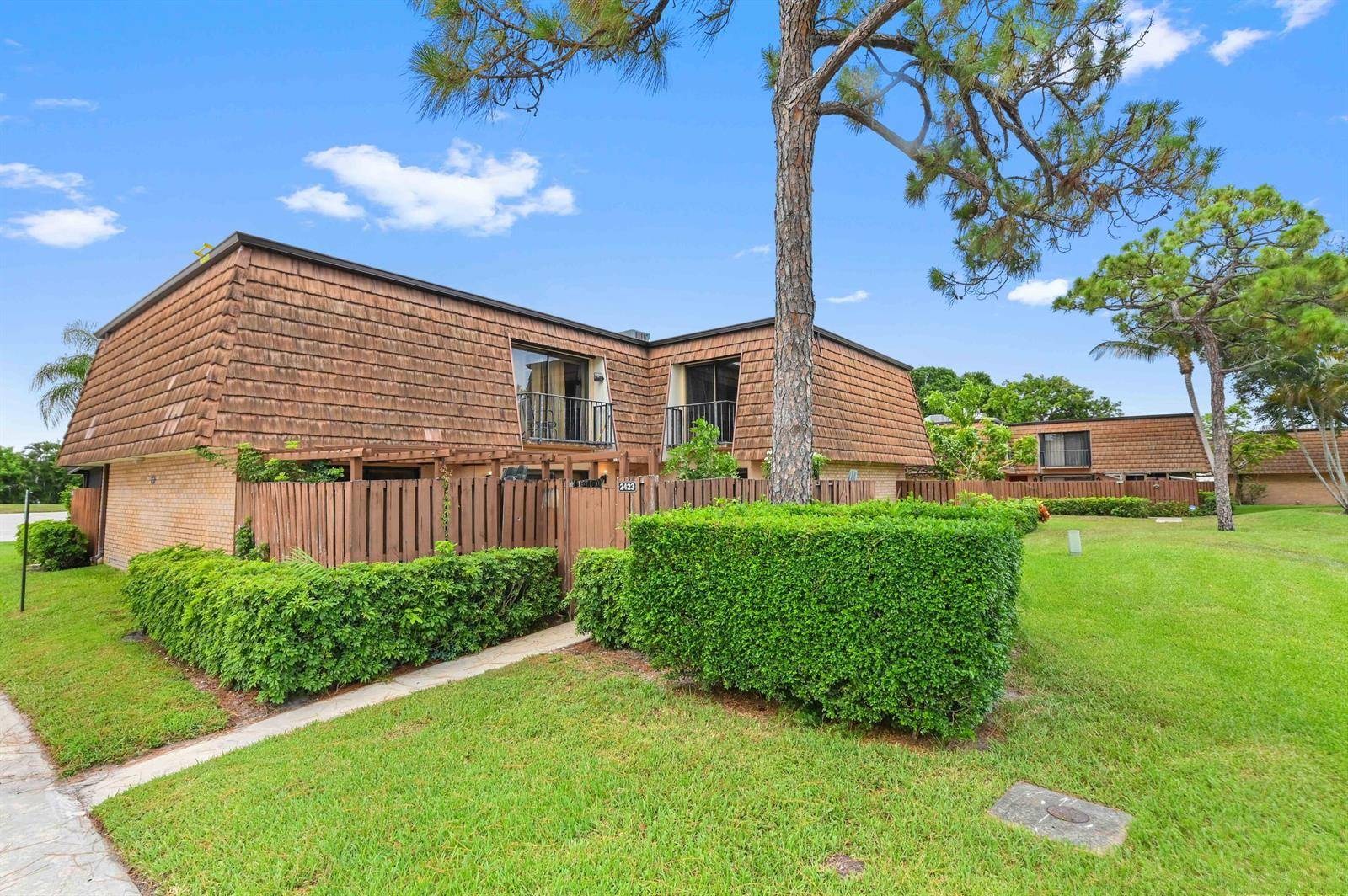 2423 24th - picture