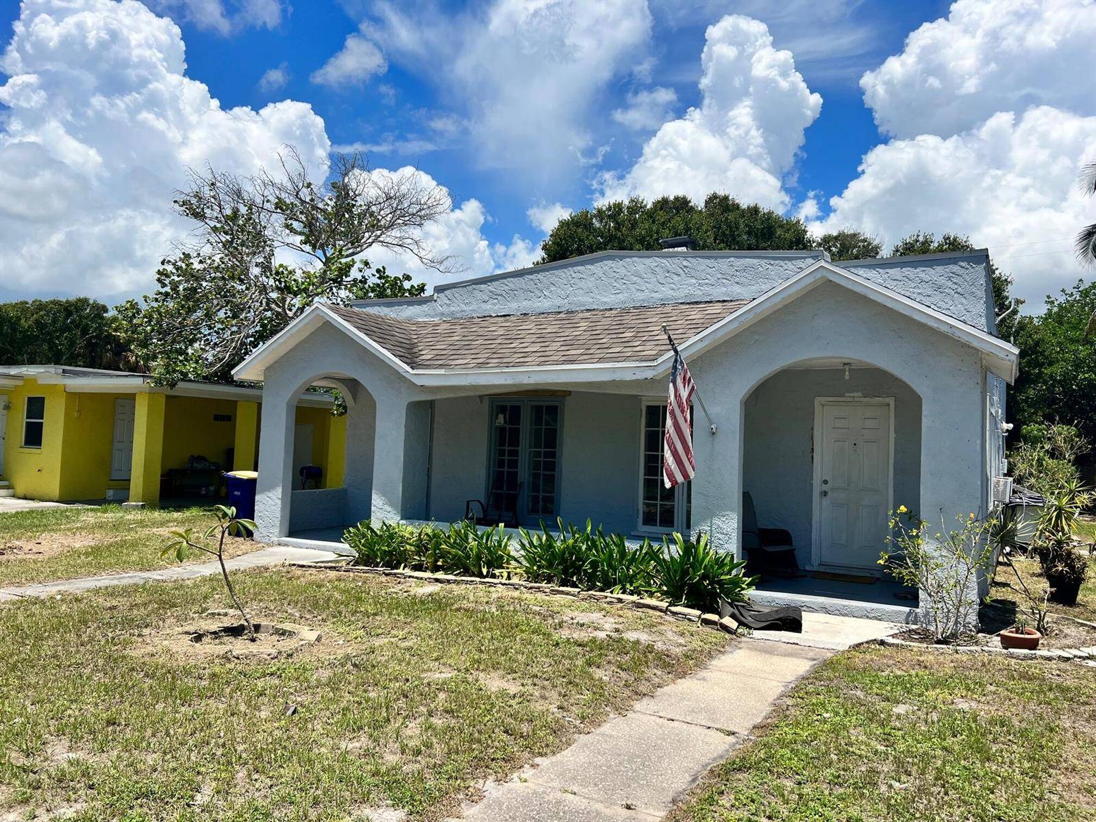 1109 ColonialFort Pierce - PINEWOOD SUBDIVISION condo unit A & B - picture