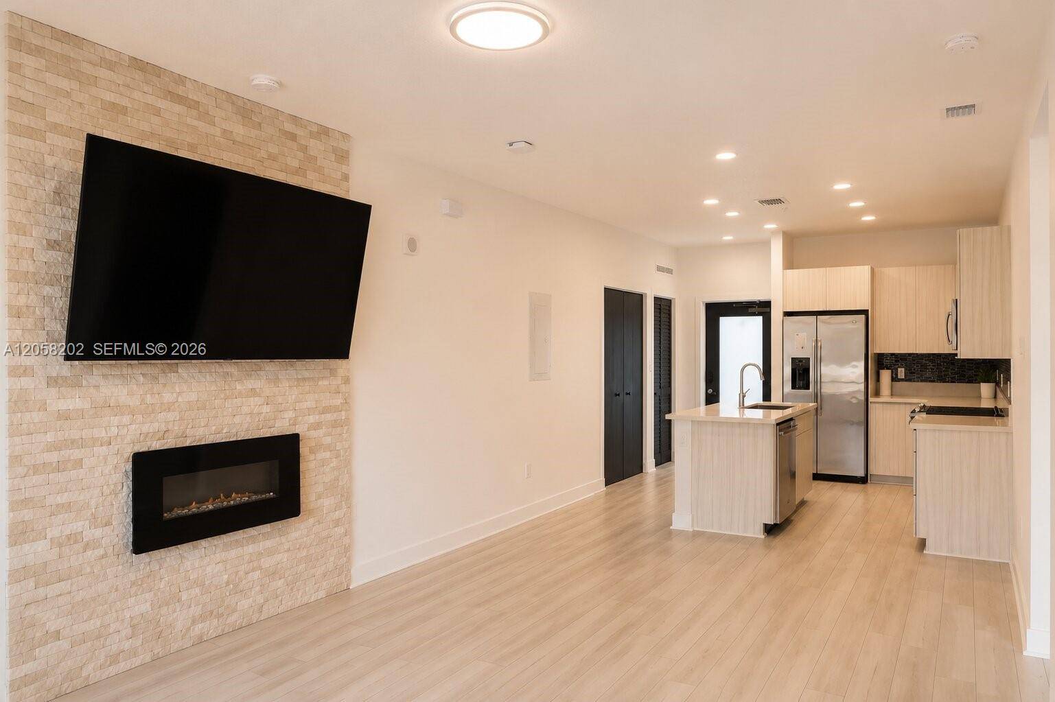 4740 NW 84th CtDoral - URBANA AT THE RESIDENCES,URBANA condo unit 38 - picture