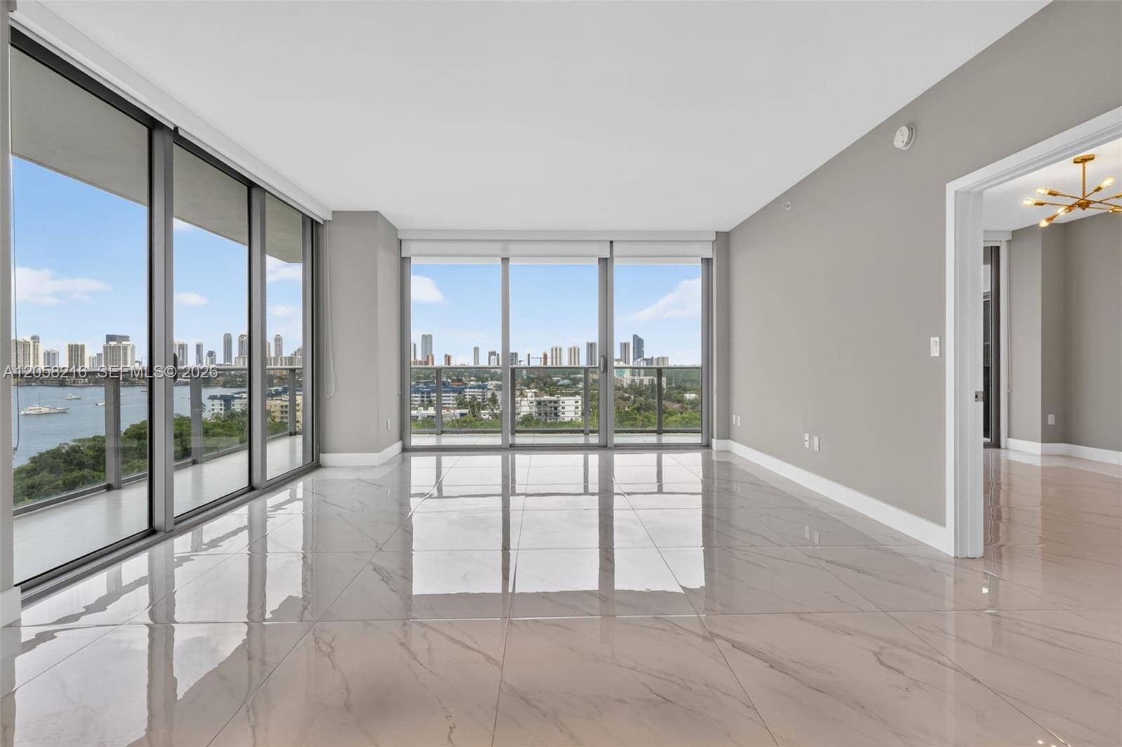 16385 Biscayne BlvdNorth Miami Beach - THE HARBOUR SOUTH CONDO condo unit 1215 - picture