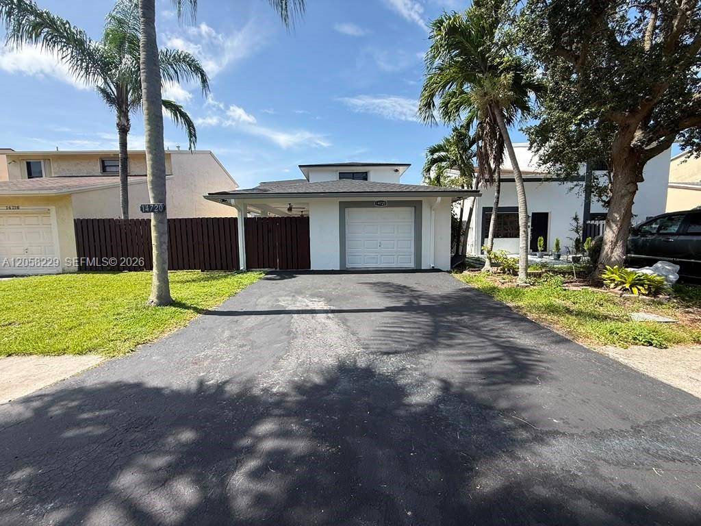 14720 SW 106th TerMiami - picture