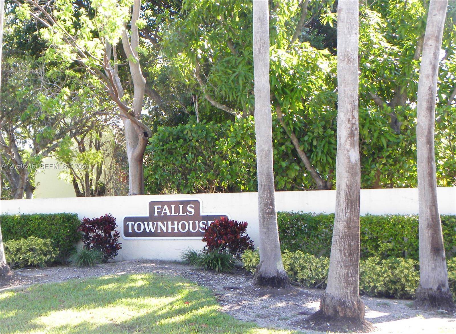 9196 SW 128th LnMiami - BRIAR BAY TOWNHOUSE ESTAT condo unit - - picture
