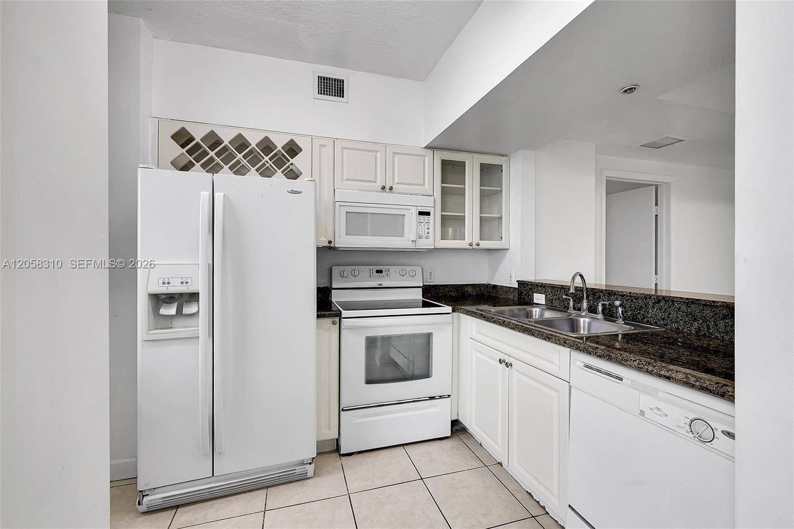 1 Glen Royal PkwyMiami - ALTOS DE MIAMI CONDO condo unit 1010 - picture