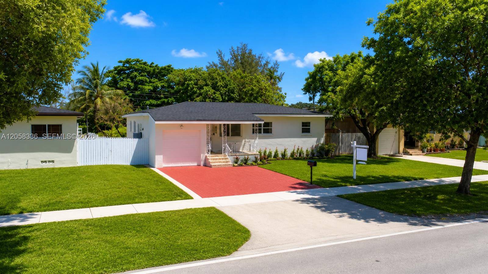 6361 Tamiami Canal RdMiami - picture