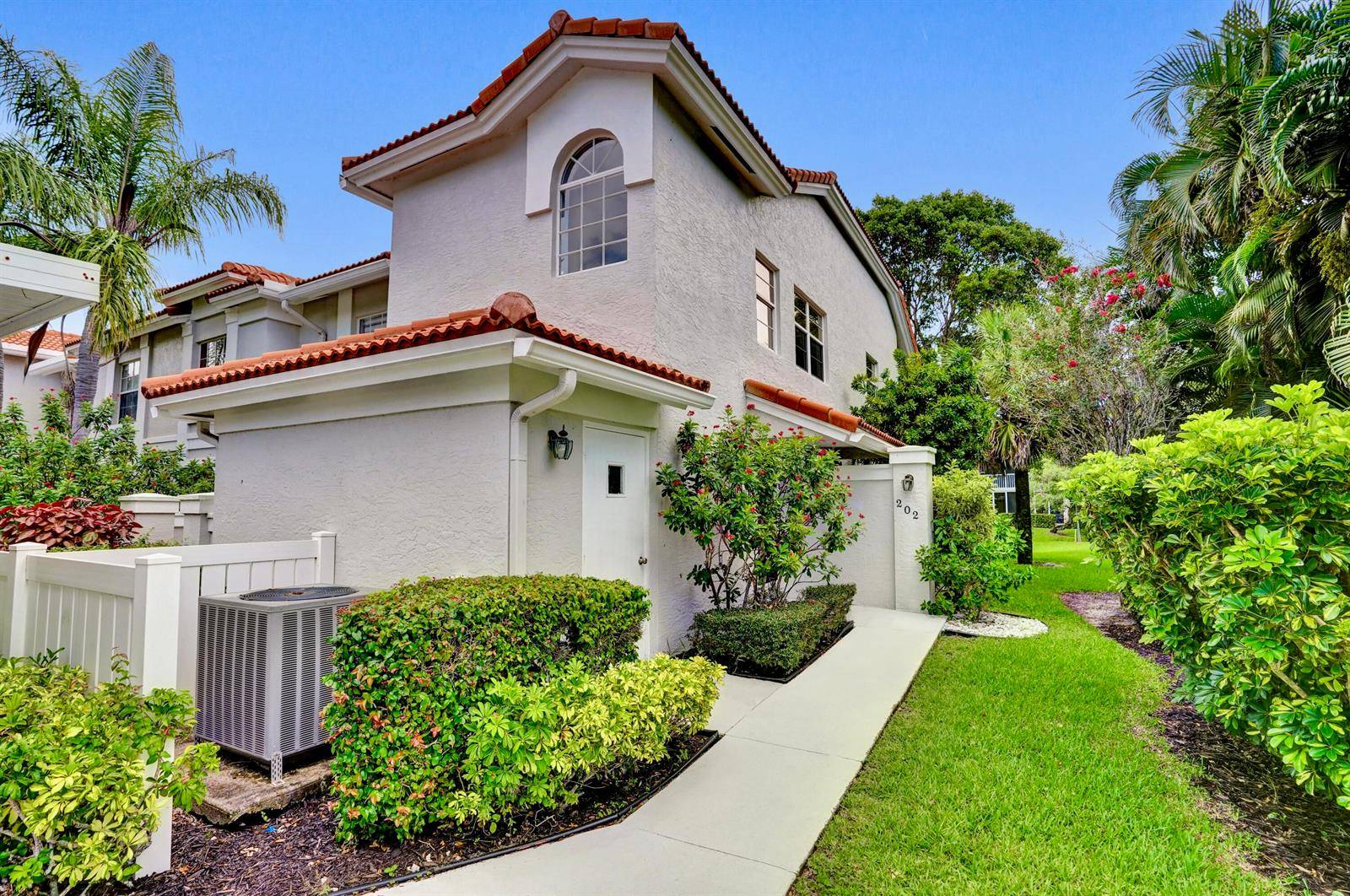 7669 SPRINGWATERBoynton Beach - PALM ISLES I, II AND III C,Palm Isles condo unit 202 - picture