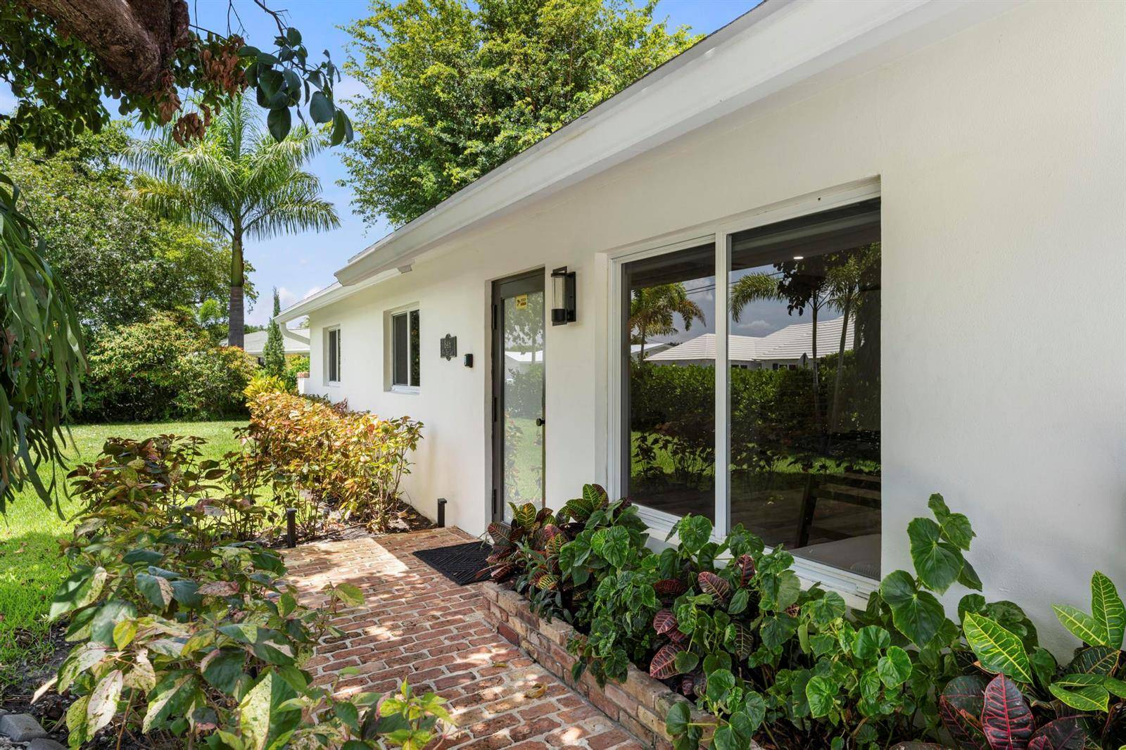 8416 Pine TreeLake Clarke Shores - picture
