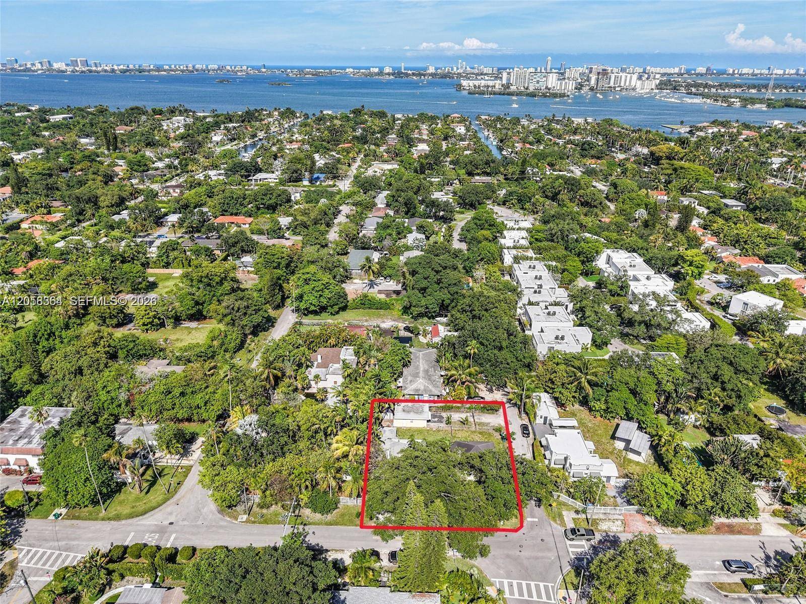 8701 NE 8th CtMiami - picture