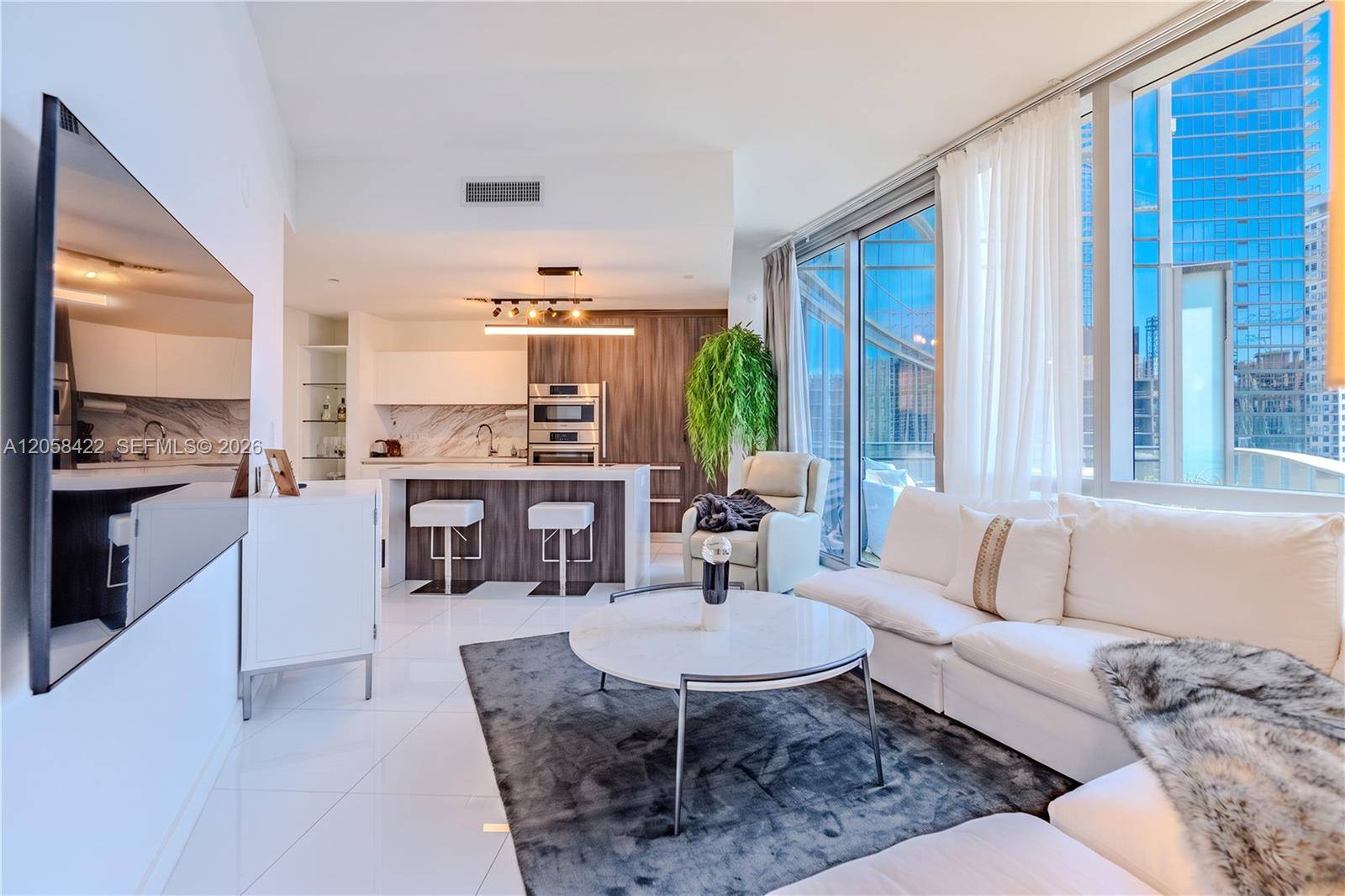 851 NE 1st AveMiami - PARAMOUNT MIAMI WORLDCENT condo unit 1802 - picture